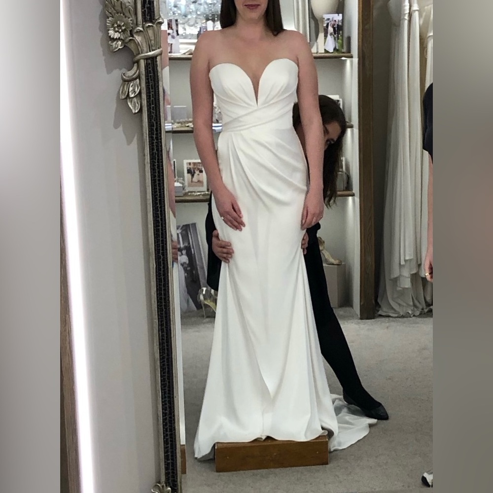 Suzanne Neville “soleil” bridal size 12 (street size 4) wedding gown